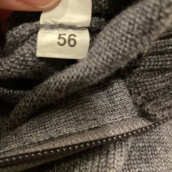 Italian 100% Virgin Wool Zip-up Gray sweater - Picture 9 of 9